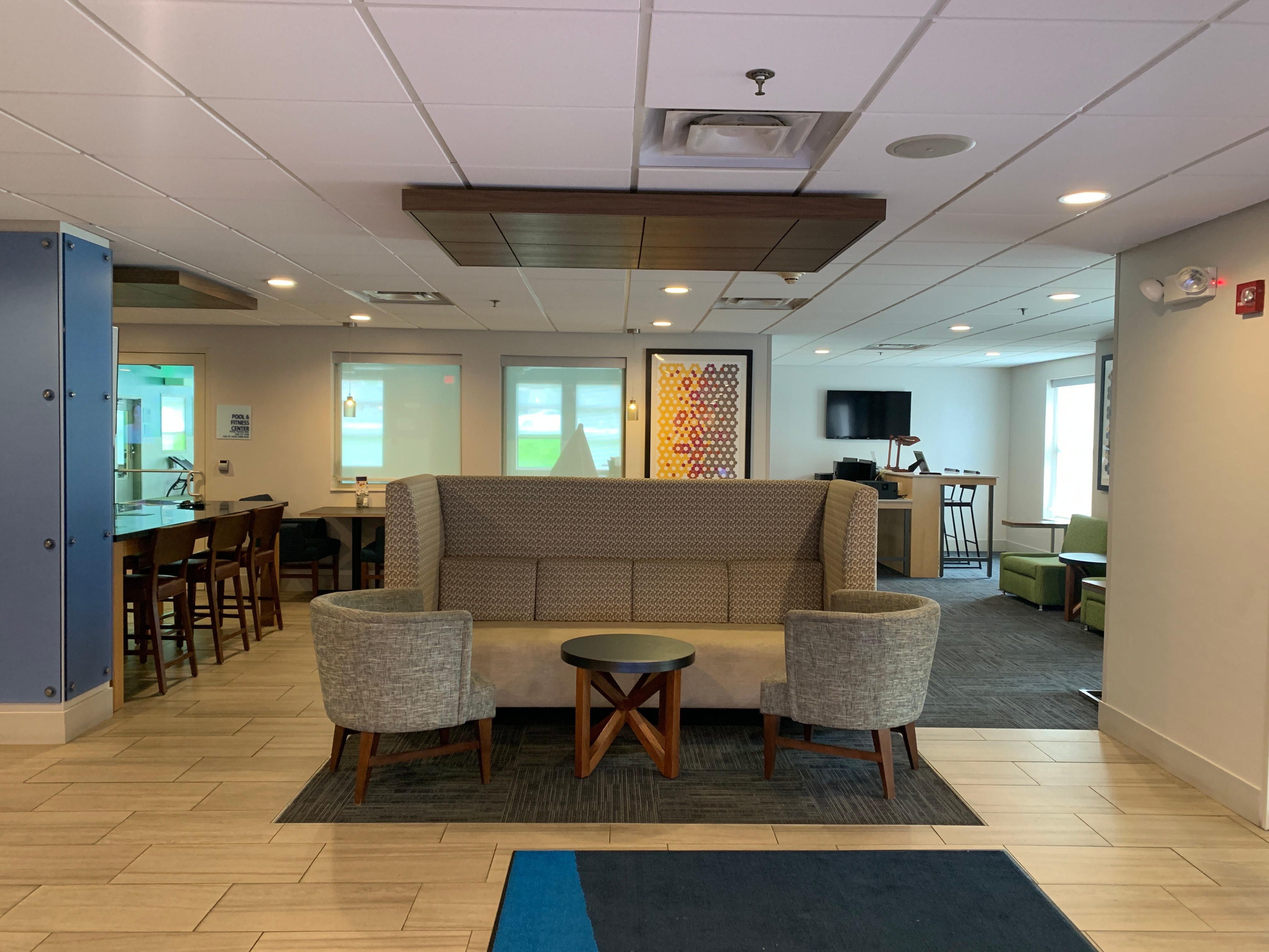 Holiday Inn Express Fairfield By Ihg Екстериор снимка