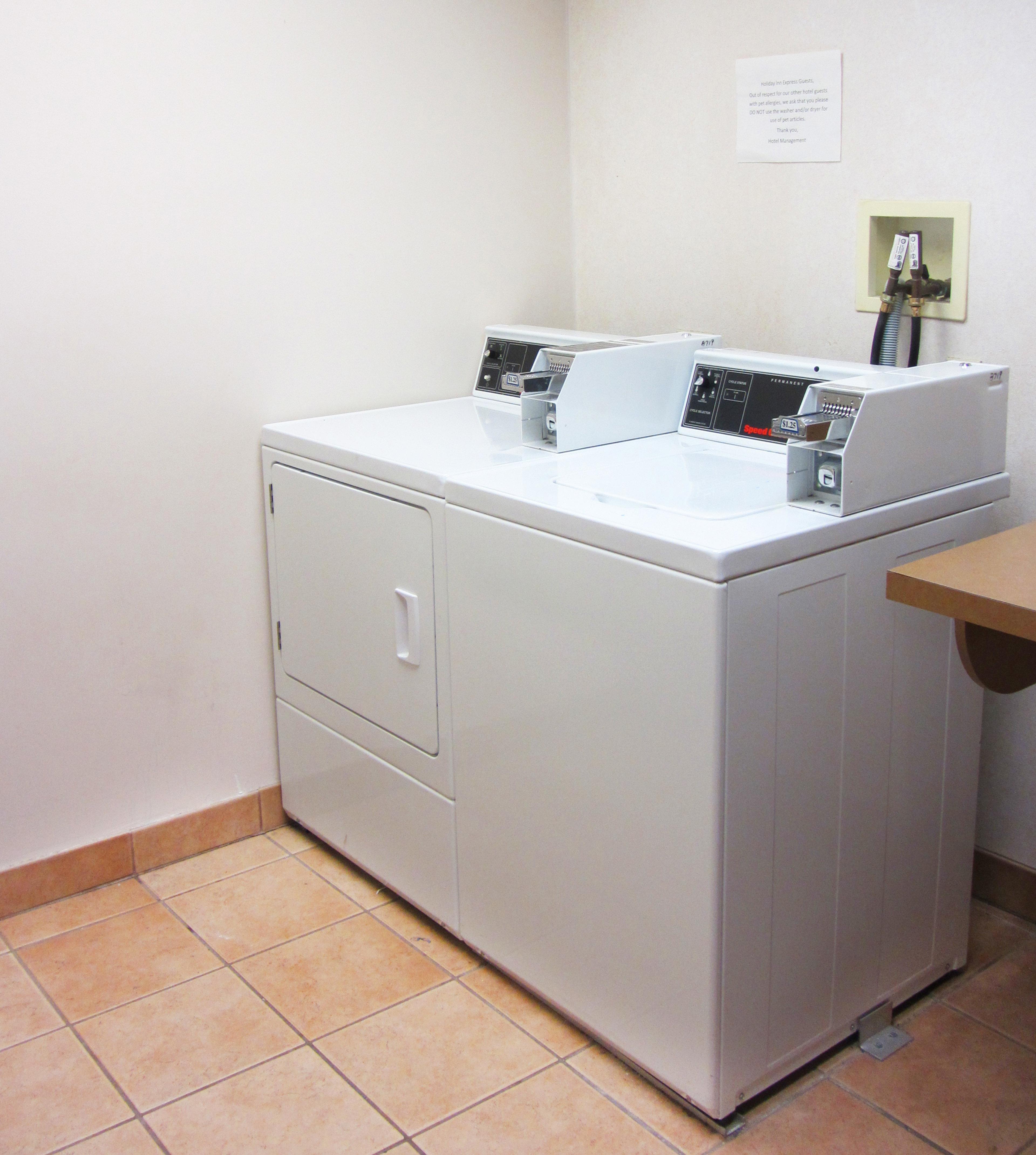 Holiday Inn Express Fairfield By Ihg Екстериор снимка