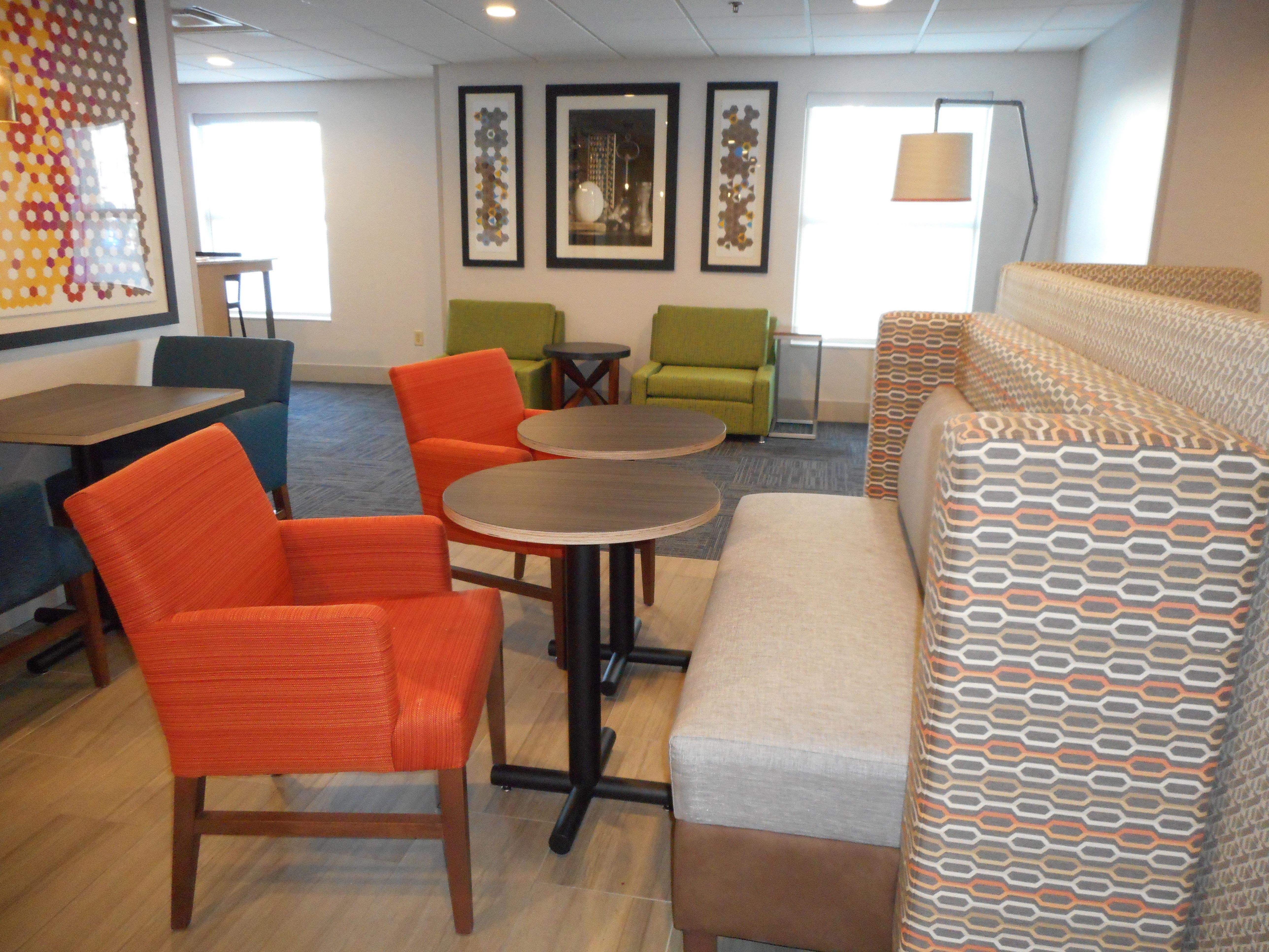 Holiday Inn Express Fairfield By Ihg Екстериор снимка