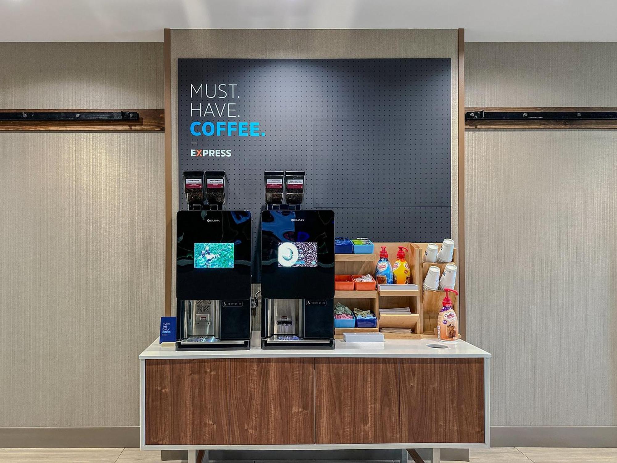 Holiday Inn Express Fairfield By Ihg Екстериор снимка