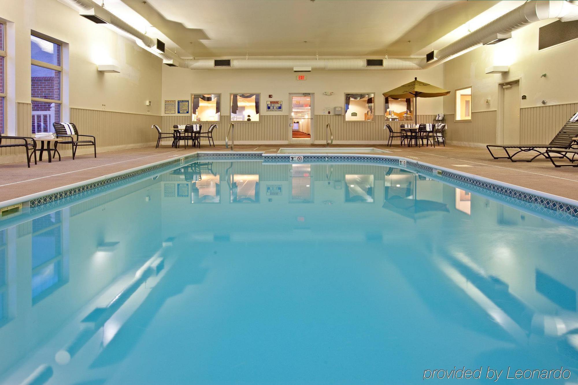 Holiday Inn Express Fairfield By Ihg Екстериор снимка