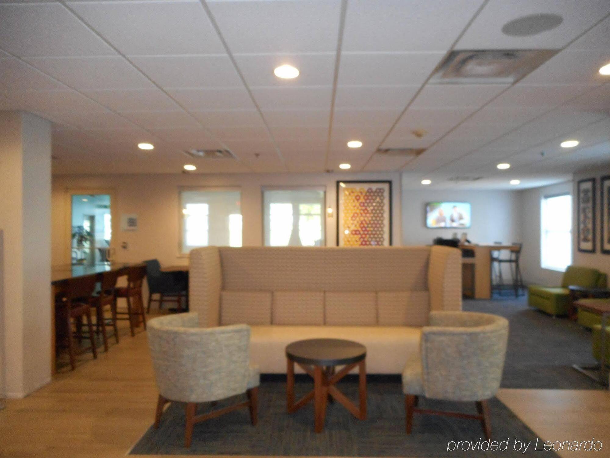 Holiday Inn Express Fairfield By Ihg Екстериор снимка
