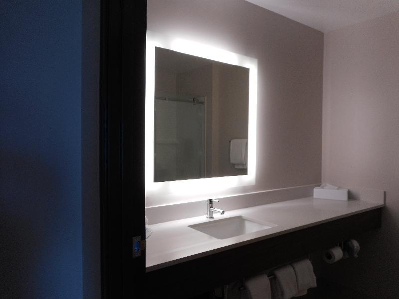 Holiday Inn Express Fairfield By Ihg Екстериор снимка